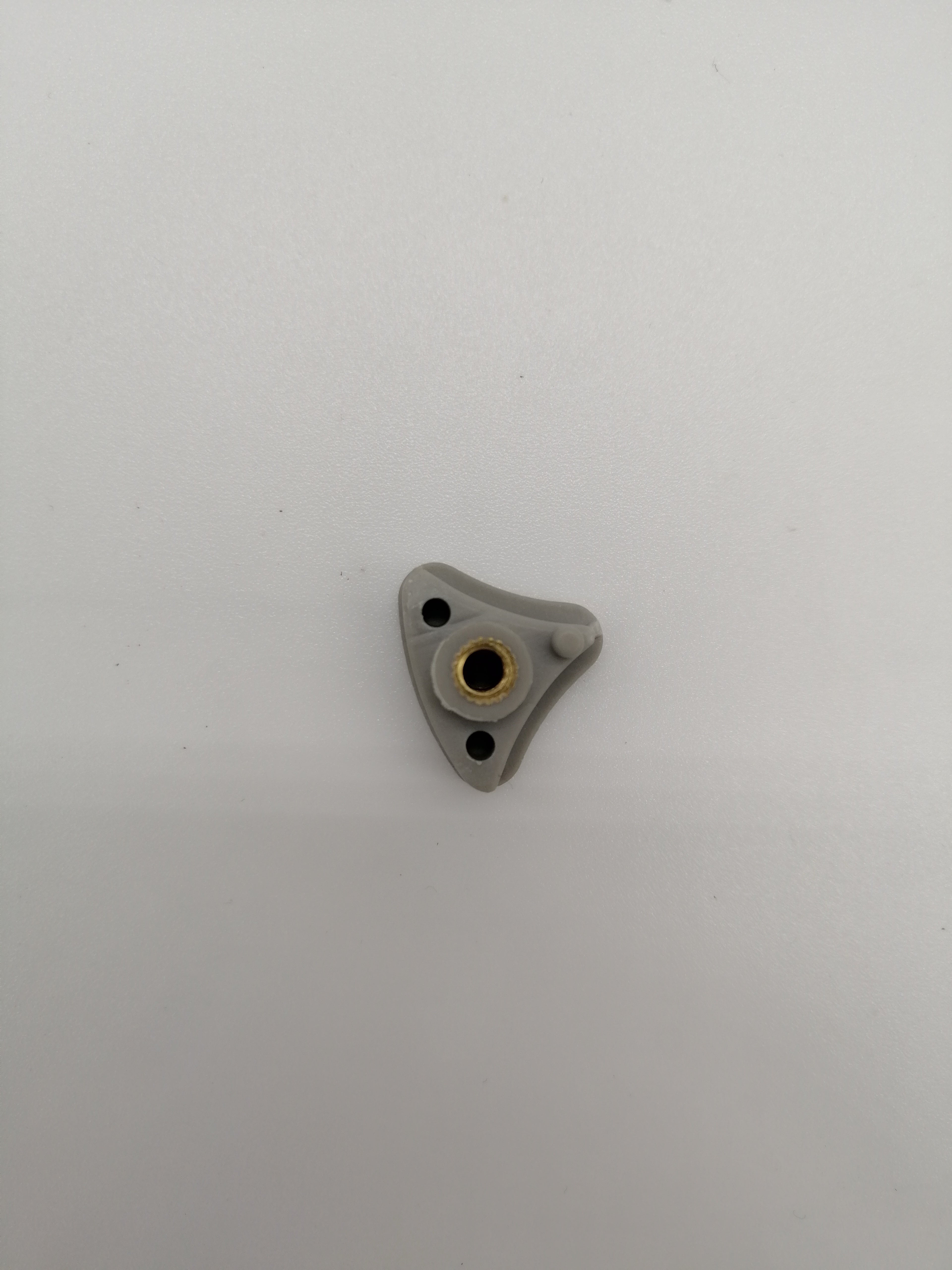 Ajax plastic triangle for filter housing